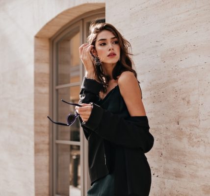 Vintage Vibes: Rediscovering Fashion Treasures from the Past