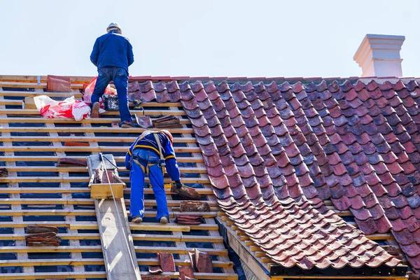 How to Find Reliable Roof Replacement Contractors in Middleburg