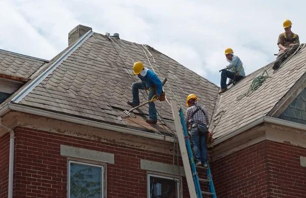 Choosing Experienced Roofing Contractors in Aurora for Peace of Mind