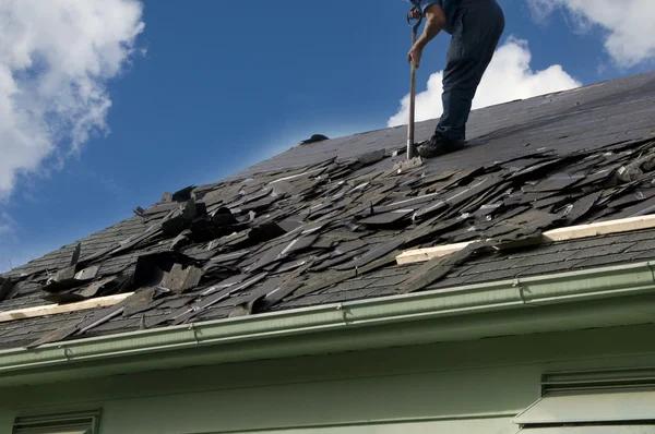 Signs You Need a Roof Installation Contractor in Prattville