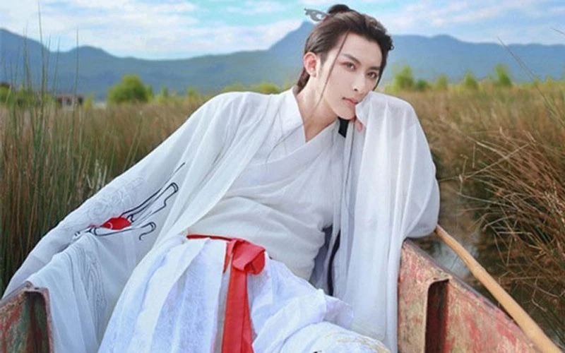 Men's Hanfu Blending Traditional Elegance with Contemporary Style