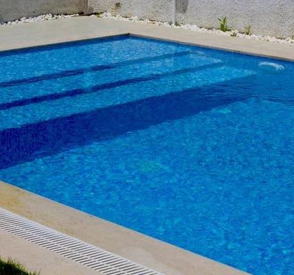 DIY vs Professional Fiberglass Pool Installation: Pros and Cons
