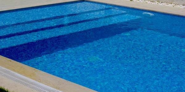DIY vs Professional Fiberglass Pool Installation: Pros and Cons