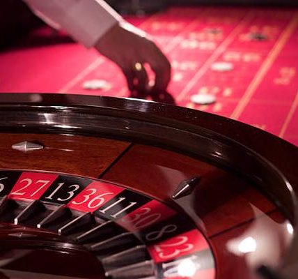 What to Check Before Choosing a Singapore online casino