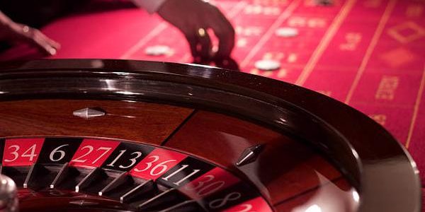 What to Check Before Choosing a Singapore online casino